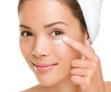 WHAT CAUSES DARK CIRCLES AND WHAT CAN YOU DO TO REDUCE THEM